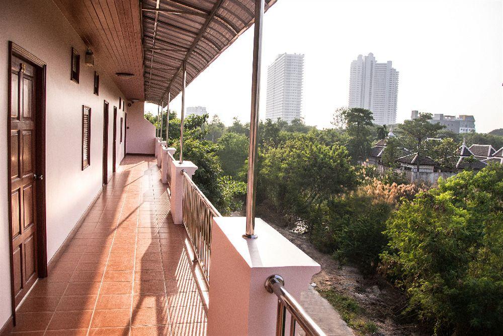 Jungle Resort Jomtien Beach Esterno foto